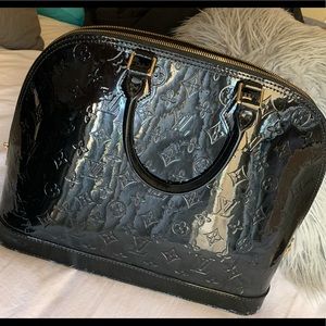 Louis Vuitton Vernis Alma Black